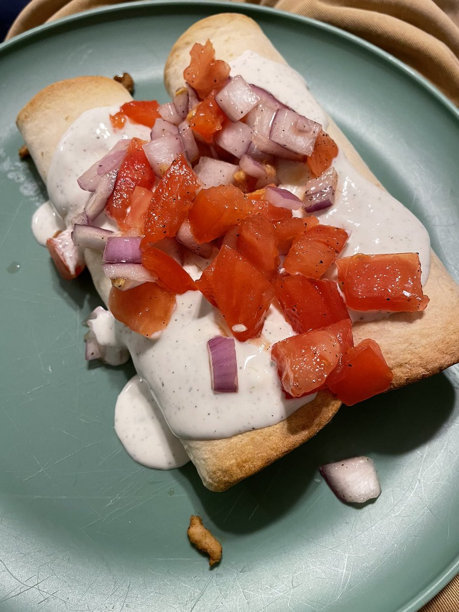 CW: food

One of my favorite meals to make! Southwester Pork Flautas 💕