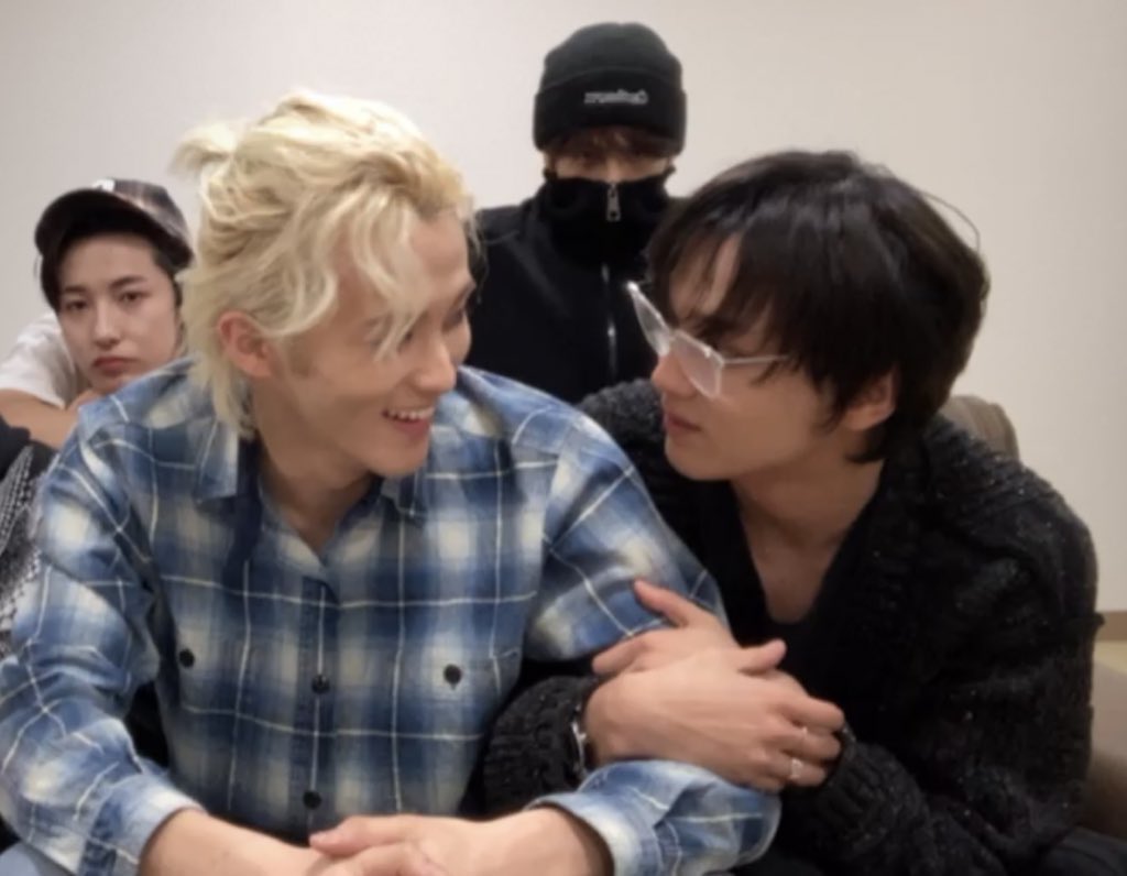 kogumahaechan's tweet image. haechan wants to be someone’s (mark’s) girlfriend so bad