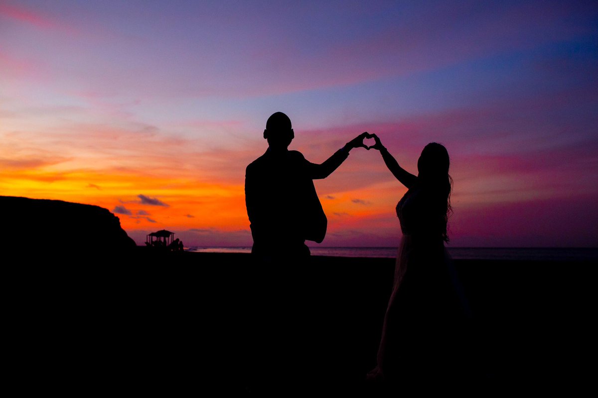 ¡Manta, un destino espectacular!

Con Manta hay amor a primera, segunda, tercera e infinitas vistas y si son de los atardeceres espectaculares en su horizonte oceánico, mucho mejor…