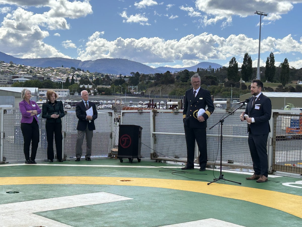 👏Special thanks to all guests and our partners -@AWI_de, @cityofhobarttas, @BMBF_Bund, #AGRN and the Government of Tasmania- who have made the visit of RV #Polarstern memorable and entertained it with lots of interactive and thought-provoking activities 2/2