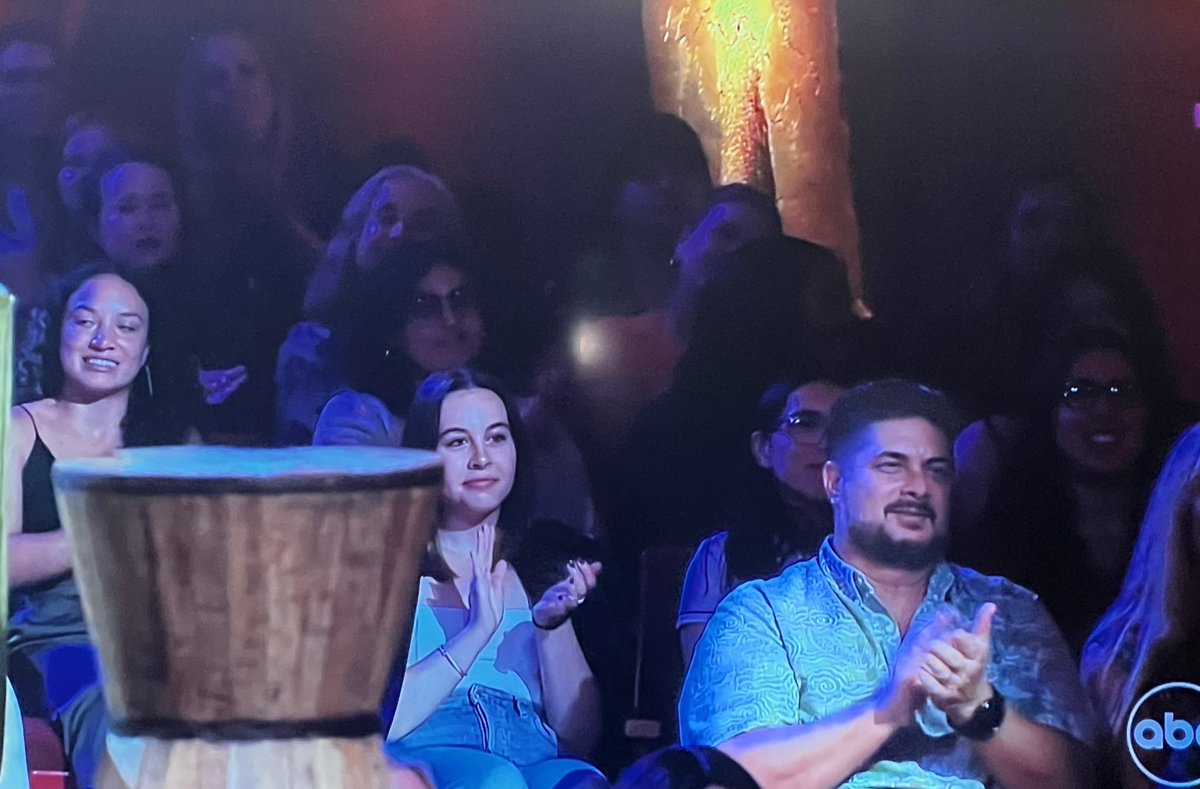 realiTEAspills's tweet photo. THEIR FACES WATCHING SYDNEYS PERFORMANCE 💀
#TheBachelor #bachelor https://t.co/6cshJVBIjF
