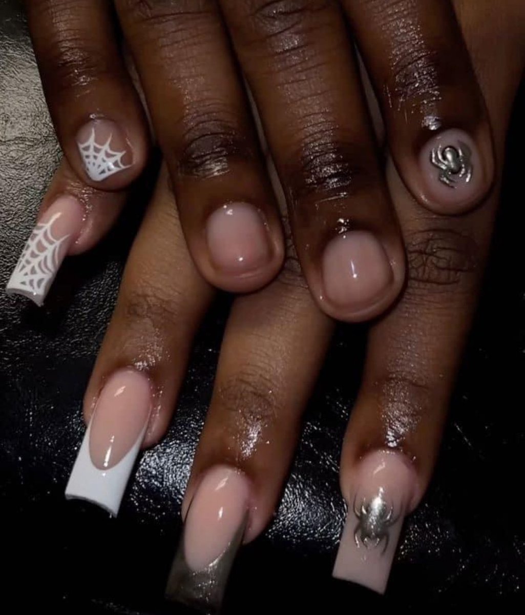 lolitsniyah1's tweet photo. Do yall think it’s gay for a boy to have matching nail sets ?? https://t.co/BGK2sCBj8q