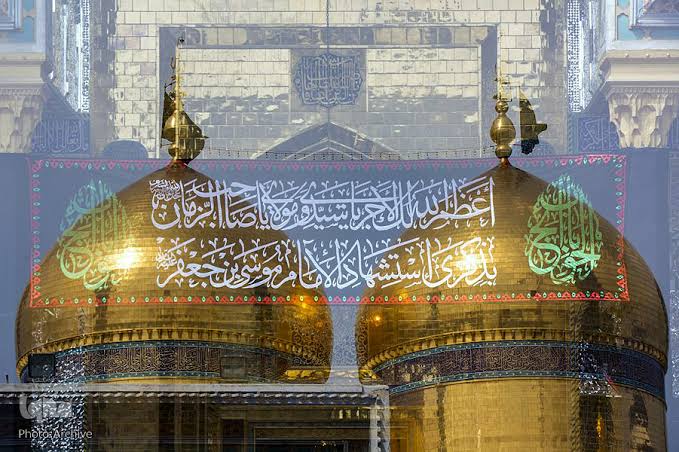 Naqviii_110's tweet photo. بابُ الحوائج امام موسیٰ کاظم؏ کی شہادت کے پُر درد موقع پر تمام مومنین و مومنات،سادات،بالخصُوص کاظمی سادات اور امام زمانہ؏ کی مقدس بارگاہ میں پُرسہ پیش کرتے ہیں.
💔💔💔
_لعنت بر دُشمنانِ اہلِ بیت؏
#شہادت_موسیٰ_الکاظمؑ https://t.co/2deRgzu2vB