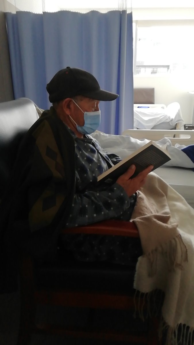 Julliethm_'s tweet photo. Luego de que falleciera, me di cuenta que teníamos muy poquitas fotos de mi abue en sus últimos años... Creo que por eso ahora tomo mil y un fotos y videos de mi abuelo, para poder recordarlo en todas sus versiones cuando ya no esté. https://t.co/Ynl4vfAGkG