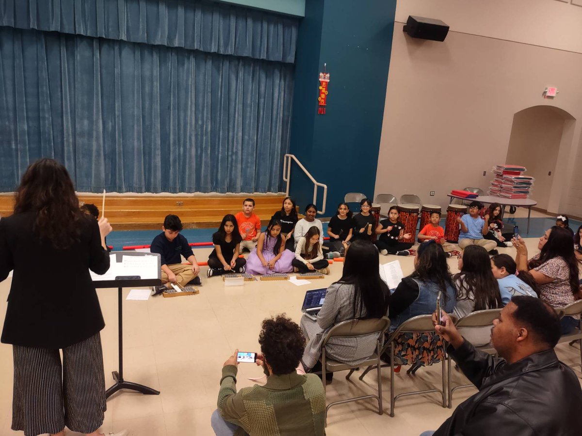 SGPDragons's tweet photo. 🌟 SSGP Spotlight 🌟

✨ Mesmerizing night! 🎤🥁 SSGP Singers &amp; Dragon Drummers rocked the stage! Big thanks to all who joined!
👏🏆 Kudos to Ms. Carmody &amp; our talented students for their hard work. 🌈🎶
👨‍👩‍👧‍👦 #SSGPSuccess #MusicMagic 🚀💙
@HoustonISD
@DrLauraStoutPMP
@Reg_Fisher1 https://t.co/0QrMq0A8S3