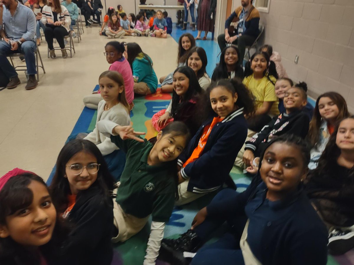 SGPDragons's tweet photo. 🌟 SSGP Spotlight 🌟

✨ Mesmerizing night! 🎤🥁 SSGP Singers &amp; Dragon Drummers rocked the stage! Big thanks to all who joined!
👏🏆 Kudos to Ms. Carmody &amp; our talented students for their hard work. 🌈🎶
👨‍👩‍👧‍👦 #SSGPSuccess #MusicMagic 🚀💙
@HoustonISD
@DrLauraStoutPMP
@Reg_Fisher1 https://t.co/0QrMq0A8S3