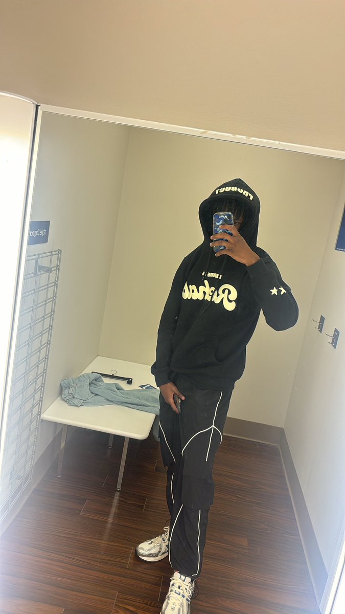 4L🖤 tweet media