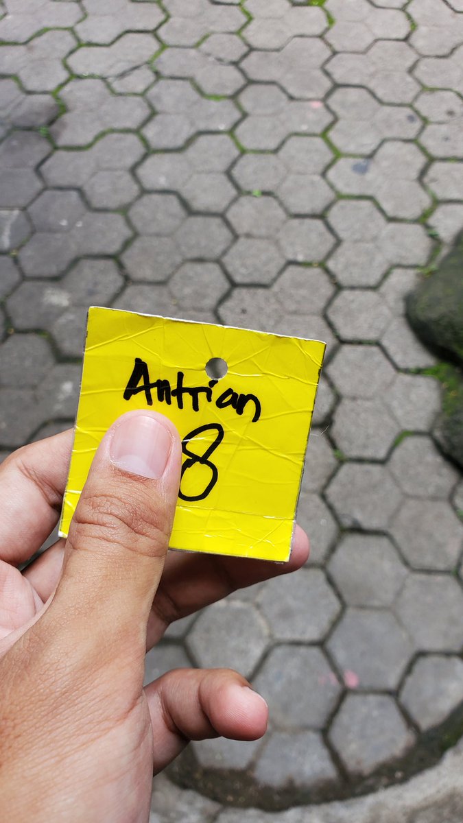 Better sih sekarang perpanjang SIM bisa online. Tapi maaf Pak <a href="/DivHumas_Polri/">Humas Polri</a> untuk apa saya kemarin booking online eRikkes kalo di faskesnya masih harus ambil antrian online. Antriannya disamain sama yang baru download apps barusan juga. Tapi thanks ePPsi nya bisa full online