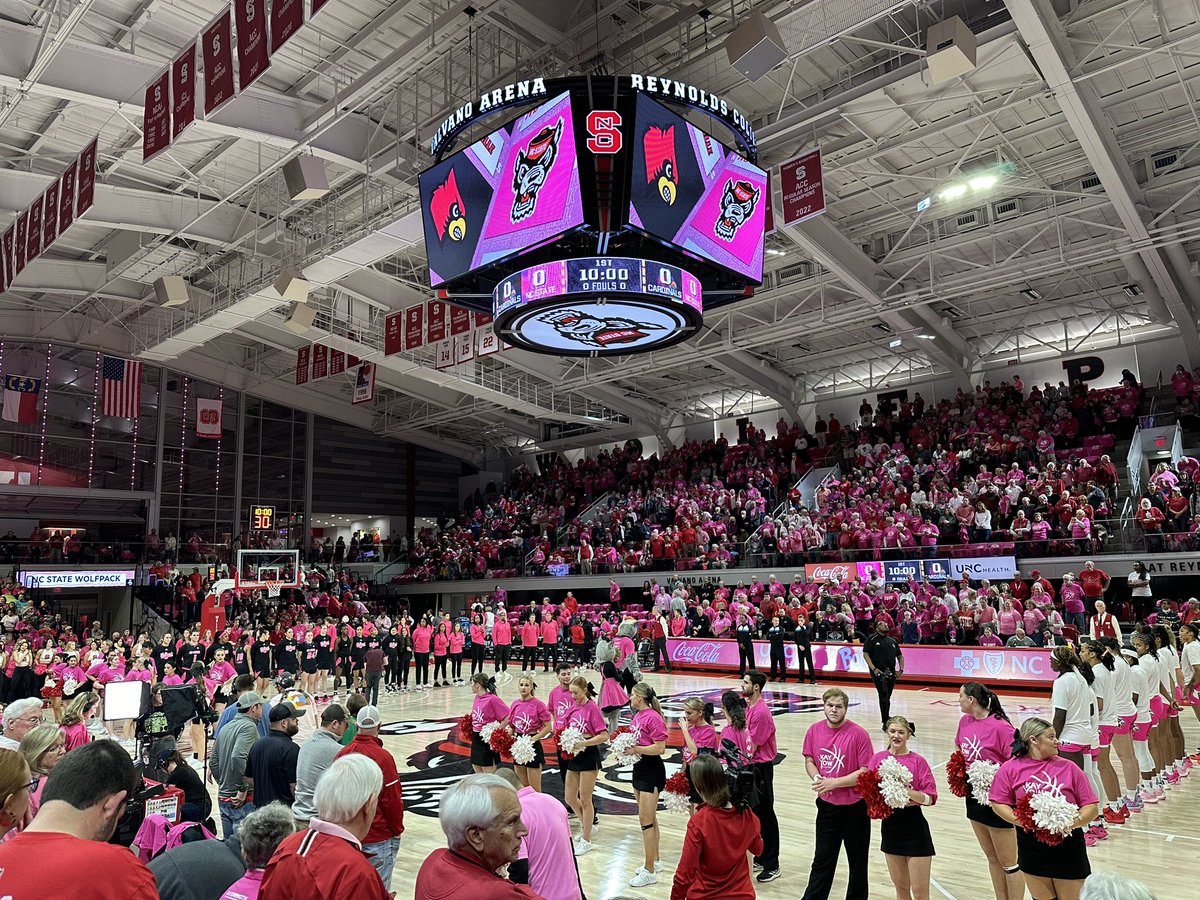 Krystal_Tyndall's tweet photo. @KayYowFund Grateful to share this night with the #Play4Kay survivors! #gopack #everycatchcounts #fishin4acure #reelinhope12 @DebbieW39469226 https://t.co/4Am1Q9rULG