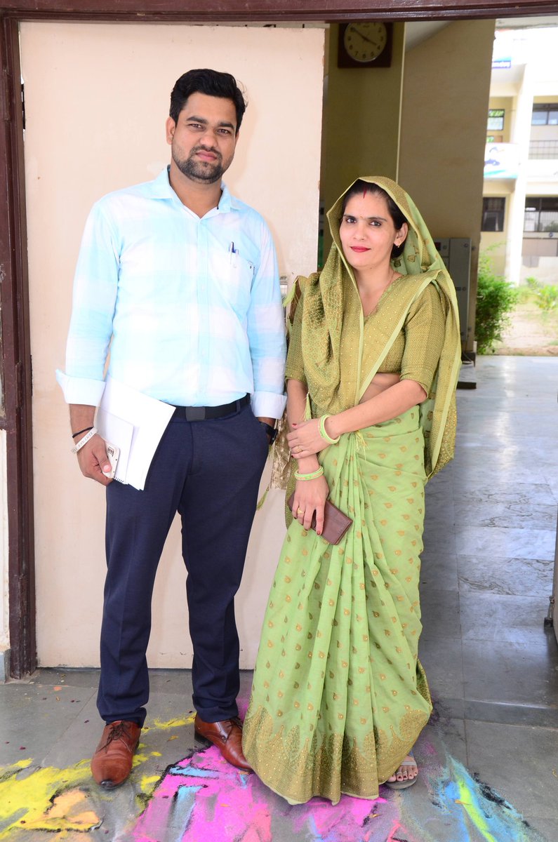 ManojAghiar's tweet photo. 11 साल बेमिसाल✌️🎊
Happy Anniversary to me and my wife💐
Thank you God🙏🧿 
Gratitude🙏🫡 https://t.co/oYZoEqHGJl