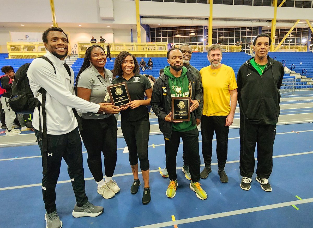 Congratulations to our Girls' @NorthwestXCTF indoor team for taking home the 4A West Championship today! Boys finish a solid 5th. Lots of outstanding performances. And congrats to our Gtown neighbors @SVHSathletics for taking the boys' title! @NorthwestJags @NWHSBoosters