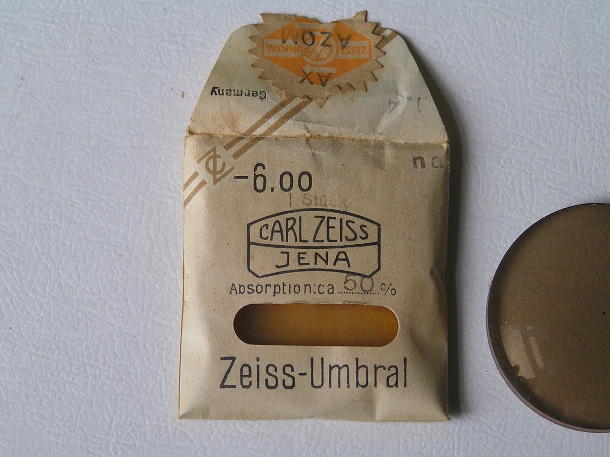 gankoudou's tweet photo. 当店の歴史

超希少な
おそらく1920年代以前 
CARL ZEISSガラスレンズ ウンブラール 50   43mm 
made in Germany
重量 15g位

ヤフオクに出品中
石川県は経済が停止しております
ご支援お願い致します https://t.co/nNWM4kHflp