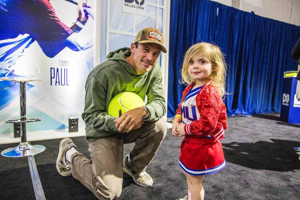 NexoDallasOpen's tweet photo. These fan moments - you can't beat 'em 😻

#DALOpen https://t.co/olXStv6kJm