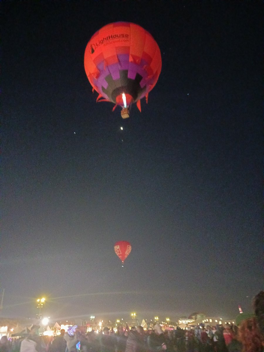 nm_anthony95's tweet image. Look up to the Sky. It&apos;s just the Hot Air Balloons in the Sky in Albuquerque In October! #October2023 #AlbuquerqueInternationalBalloonFiesta