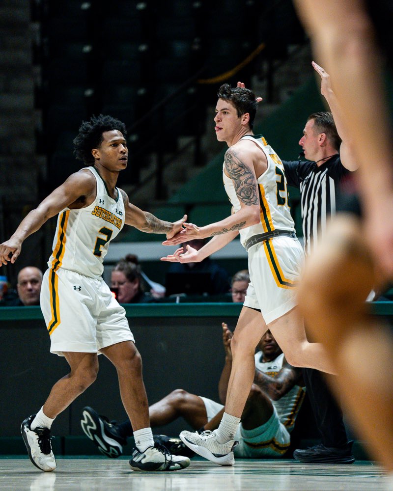 Southeastern Men's Basketball tweet media