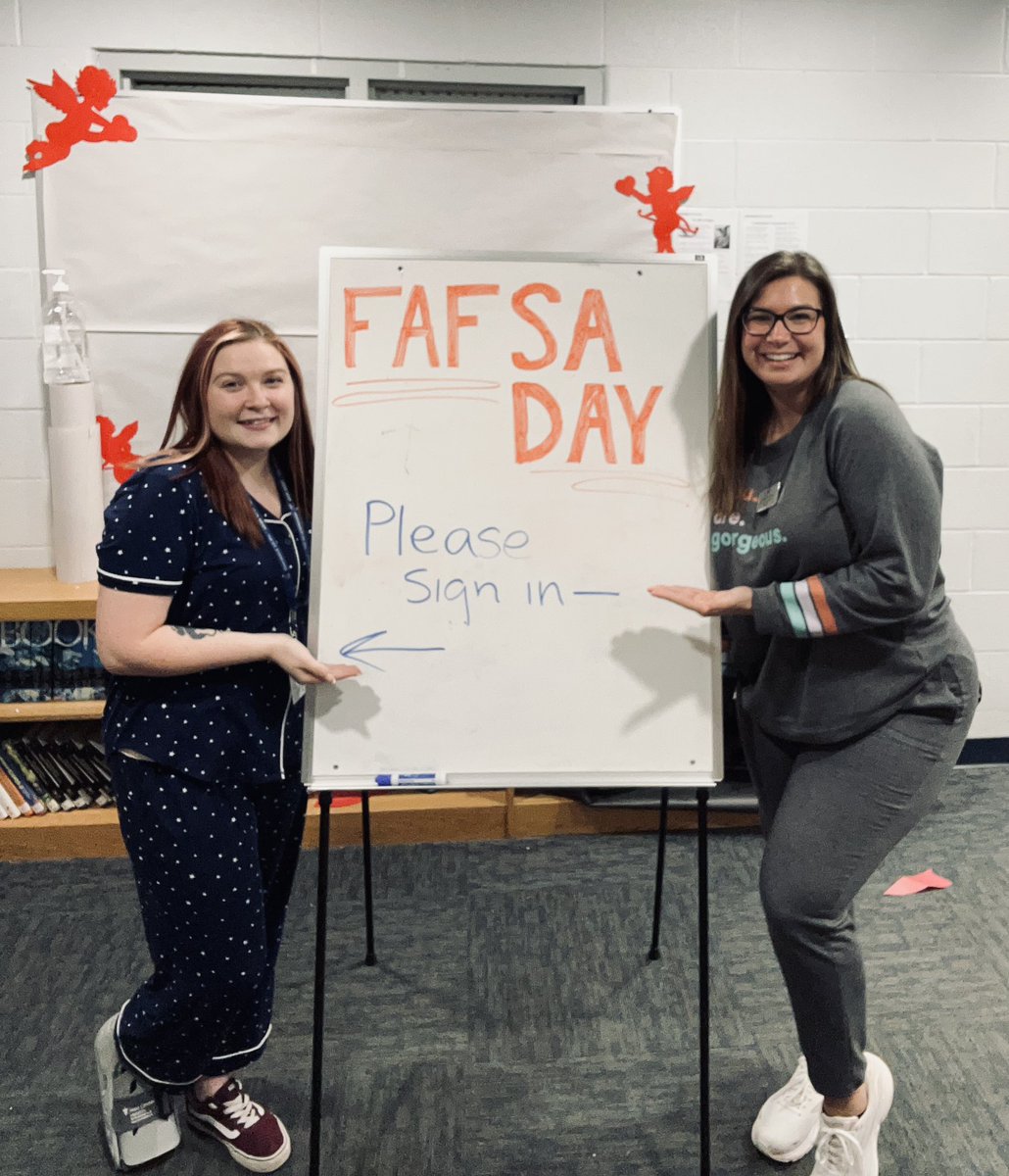 One thing about me… if it’s spirit week at your school and I’m scheduled to be there, I will partake! That means #pajamaday  at Edmonson County High School! #FAFSA completion in your PJs is the way to go. #highereducationmatters #KYGTC