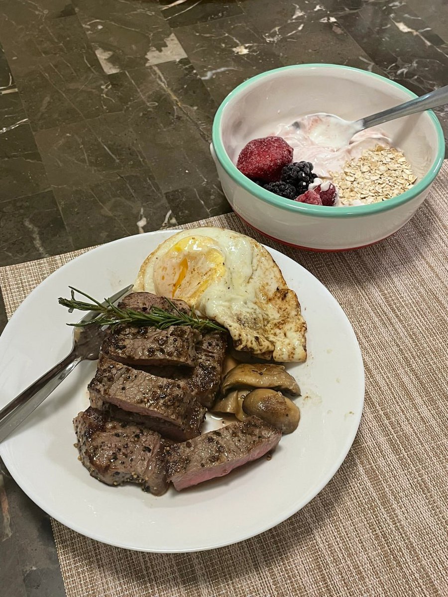 LunaLi29's tweet photo. my simple dinner https://t.co/2bTgodGFLX