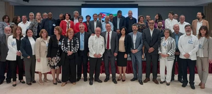 Comité Gestor Binacional Brasil🇧🇷-Cuba🇨🇺 inicia una nueva etapa de trabajo en el campo de la Salud
 
👉Tenemos el propósito de fortalecer la alianza estratégica, fundamentalmente en los ámbitos biofarmacéutico y de regulación sanitaria.

✍️n9.cl/dgfxi <a href="/japortalmiranda/">José Angel Portal Miranda</a>