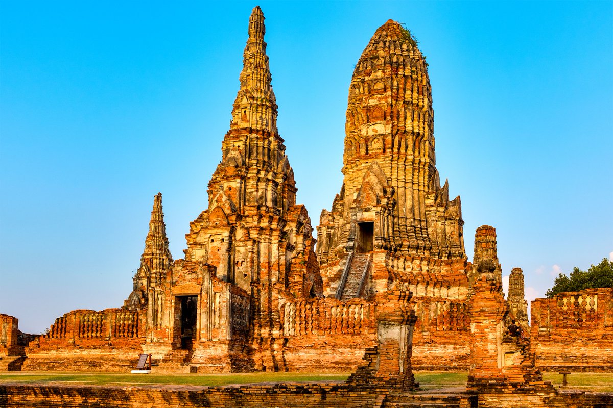 Just visited Wat Chaiwattanaram, one of the most iconic sites in Ayutthaya. This historical temple's majesty is undeniable, its architecture mesmerizing. A beautiful testament to Thailand's rich history that sends chills down your spine. #Thailand #HistoricalSites