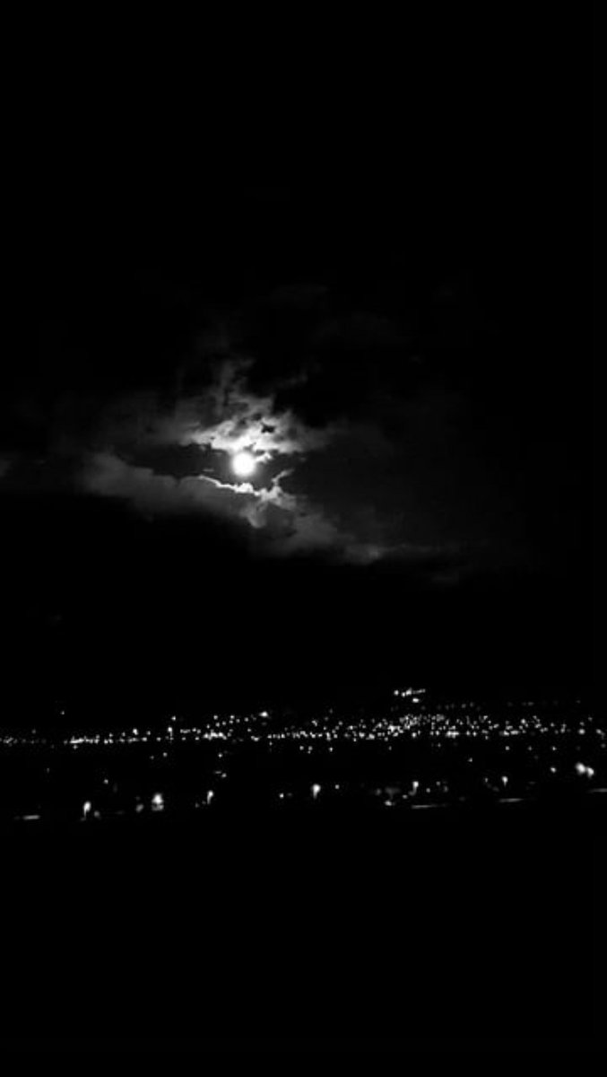 arifccaan's tweet photo. ♪🌙 https://t.co/Q4Y5OD1jyX