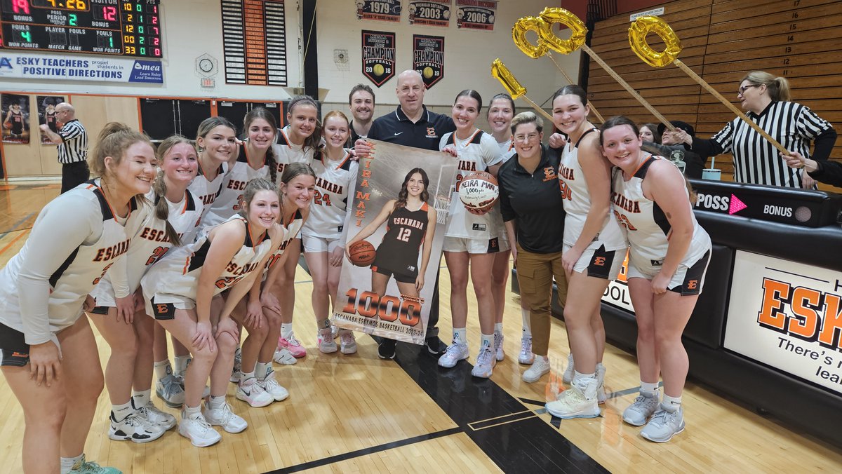 EscanabaEskymo's tweet photo. Congratulations to Keira Maki who earned her 1000th career point tonight in front of the home crowd!
Go Eskymos! https://t.co/p3DpiX1ME2