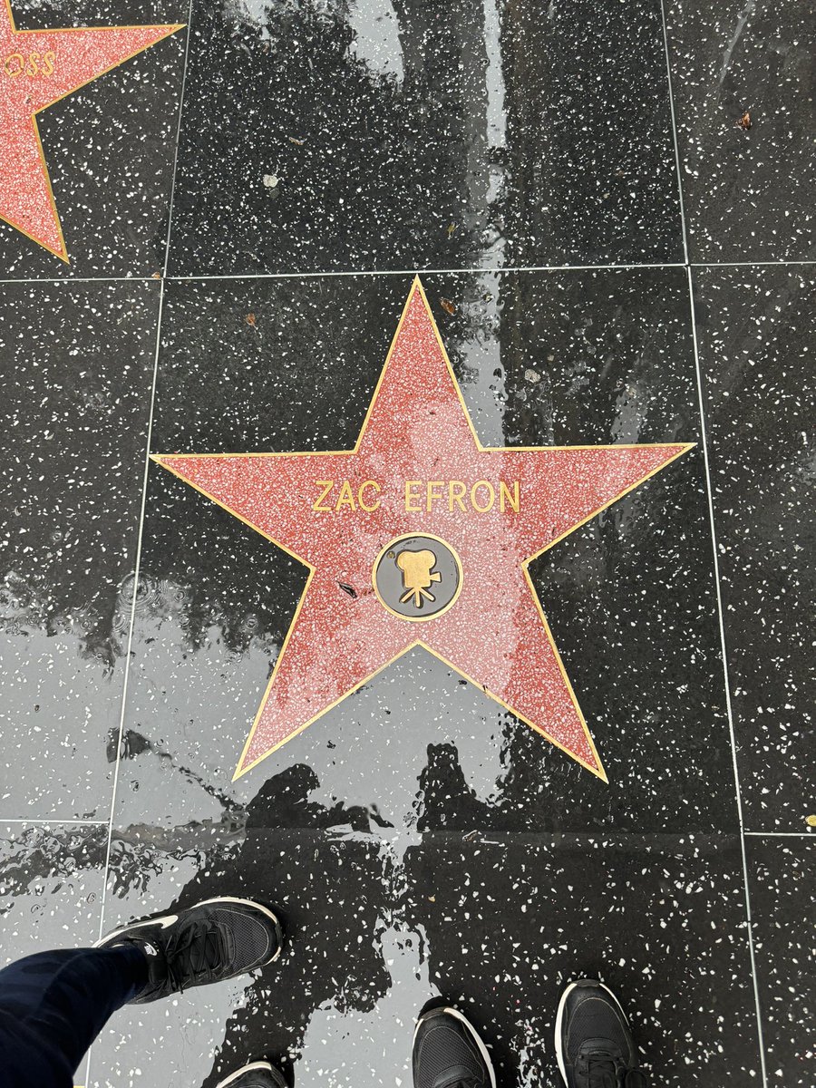 went to hollywood for the first time and the only thing i did was find zac efrons star 🤩