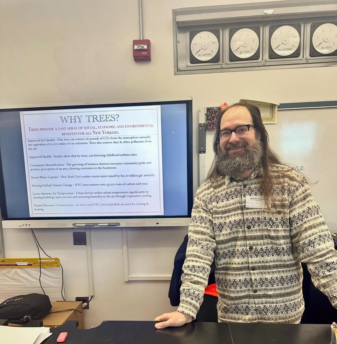 Big thanks to Gil from The Big Reuse for coming today, 2/5, to educate our students about composting, the importance of healthy soil and the impact of trees on the environment. #climatechange #climateactiondays #composting #waste #climateeducation @BigReuse @SuptCheng_CIOB