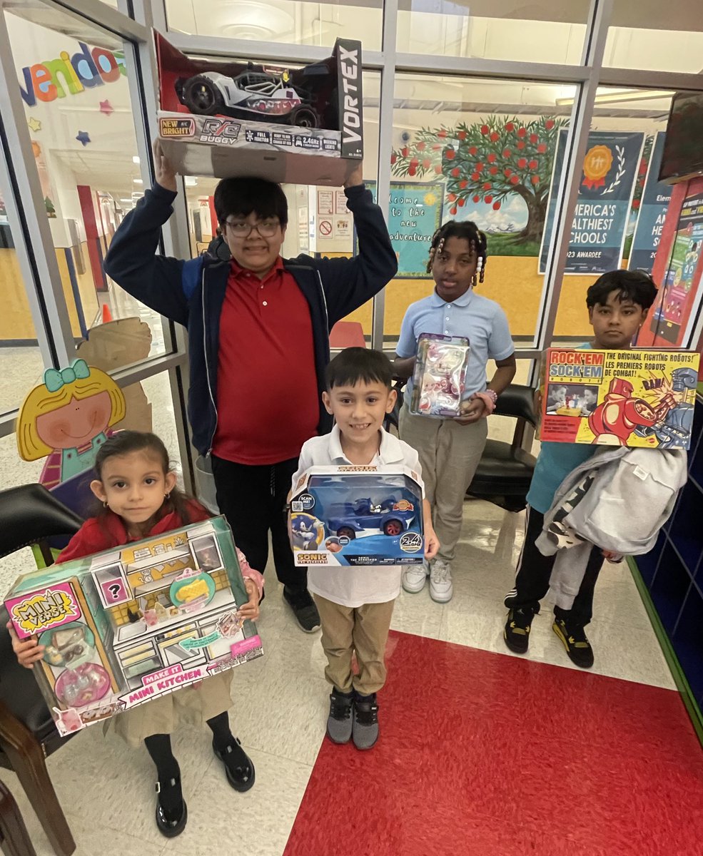 Congratulations to our @RuckerHISD January Perfect Attendance 🎟️ raffle winners!! Keep coming to school every day! 👏🏼🥳 Thanks to @MrsPerezCantu for the prizes! #TheRuckerWay #BeRadiant @HisdSouth @JEOcanas1