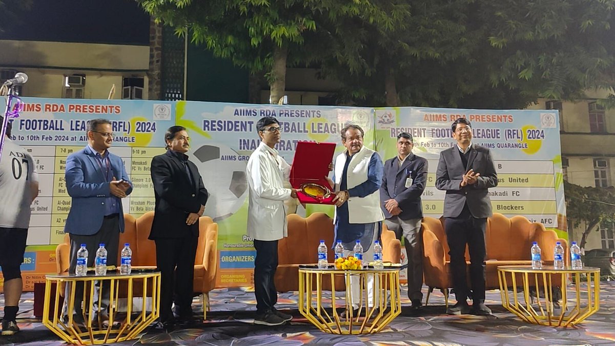 Radiant vibes at AIIMS as we unveil the Football season organised by @aiimsrda with grace! Honorable Minister of State health and family welfare, Prof. @spsinghbaghelpr not only inaugurated but immersed himself in the spirit of the game, playing alongside and warmly engaging with…