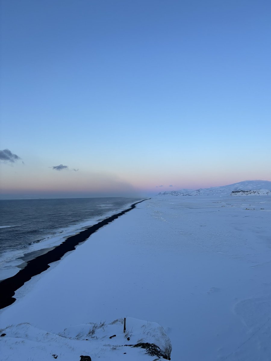 jovctrx's tweet photo. Vraiment l’Islande hein https://t.co/DDfw0PteB8