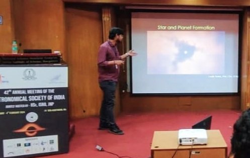 mpuravankara's tweet photo. Presenting our work at the annual meeting of the Astronomical Society of India in Bangalore last week.

Talks by Bihan Banerjee and Himanshu Tyagi. Posters by Vinod Pathak and Ayanabha De https://t.co/TfGsqkxqdm