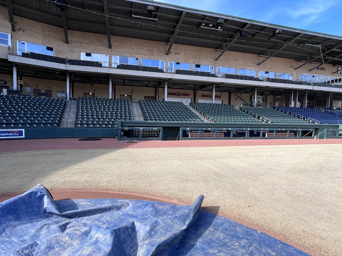 Dropped by <a href="/GreenvilleDrive/">Greenville Drive</a> today to check out <a href="/DriveTurfCrew/">Greg Burgess</a> ‘s setup.  This stadium is one of nicest i’ve seen in <a href="/MiLB/">Minor League Baseball</a>. Cant wait to see it in season when the bermuda wakes up!  Thanks for taking the time Greg!