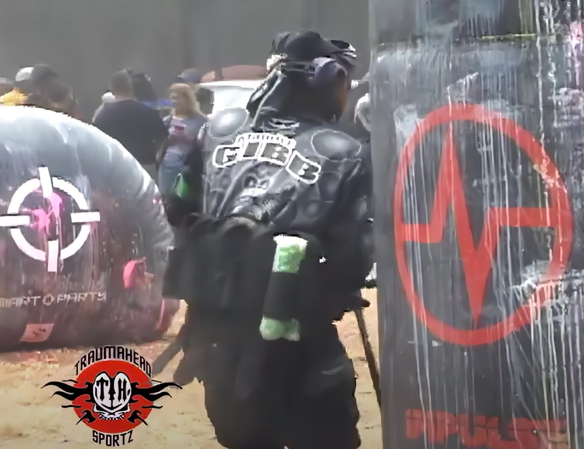 bgscucumbercas1's tweet image. Late in the day for me, but wanted to share some #MoLove today on #MOnday!  Here he is doing one of his most favorite things, #Paintball 💥 Poster is from Maurice's shop, Commander Mo's Paintball Shop in Florida. Pt. 2 of 2...  #Mauricegibb  Photo credit to Joshua Silverman on FB