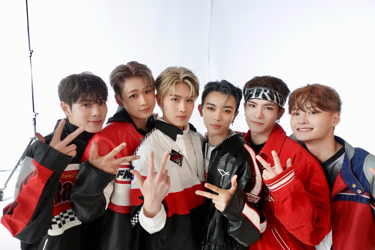 official_DXTEEN's tweet photo. [🏆]

1/31(水)発売の3RD SINGLE『Snowin'』が
オリコンデイリーランキングに続き
ウィークリーランキングでも
1位を獲得いたしました！

NICOのみなさん本当にありがとうございます！
これからも応援よろしくお願��いたします☺︎

#DXTEEN #DXTN
#NICO #FollowYourDream
#DXTEEN_Snowin https://t.co/5d2z1K9W4E