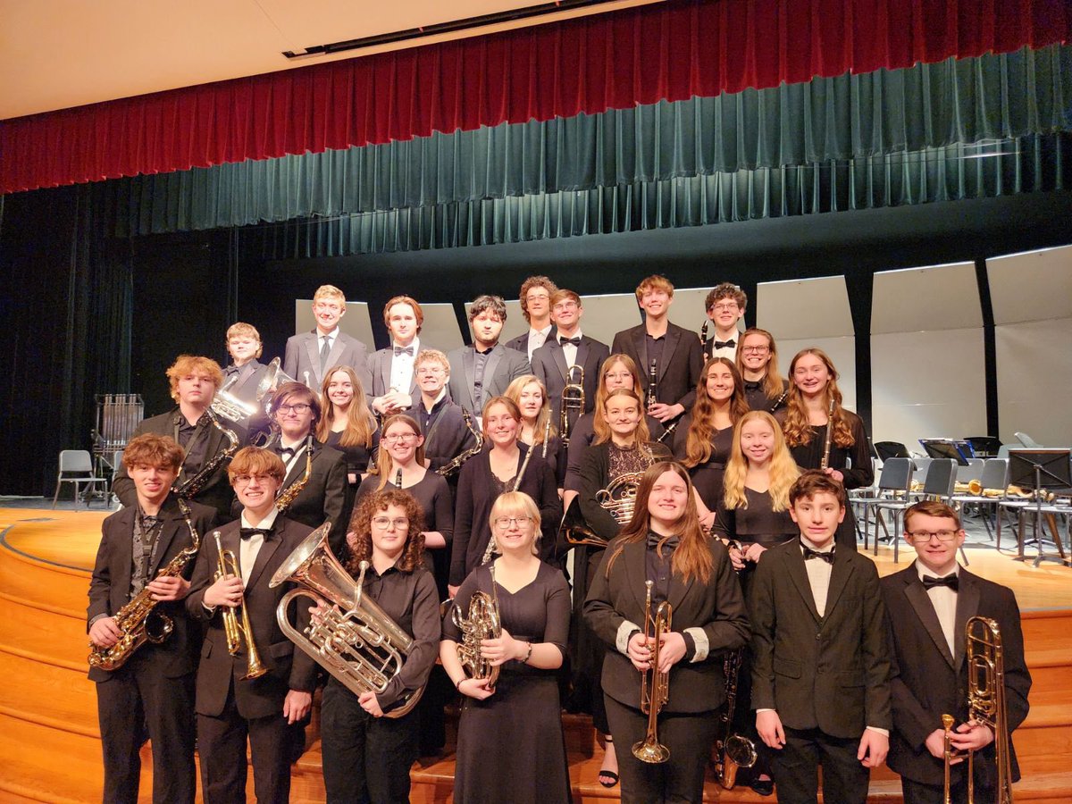 IndianolaHSband's tweet photo. Congrats to the 28 IHS Band students that participated in the Little Hawkeye Conference Honor Band today! 👏🎶😎 https://t.co/RzylUMstnF