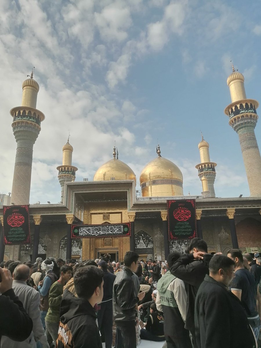 به امام کاظم علیه السلام میگیم امام الاخیار
یعنی امام برگزیدگان.
ما خیلی خوشبخت هستیم که بین میلیاردها آدم شیعه شدیم تا همچین امامی داشته باشیم.
ما هم برا شیعه شدن برگزیده شدیم.
#یا_باب_الحوائج
#ImamKazim