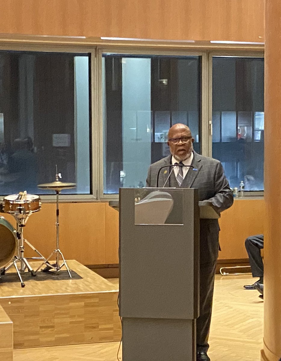 GermanAmbUN_NY's tweet image. Rising sea levels pose a threat to countless communities around the world. 

As co-chair of the Coalition for addressing Sea-level rise #CSet, 🇩🇪 is pleased to celebrate this important initiative, together with @UN_PGA and our partners. Special thanks to our co-chair @Tuvalu_UN.