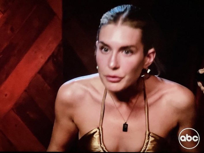 adamofavalor's tweet photo. This woman is the human embodiment of everything I hate about the bachelor franchise #TheBachelor https://t.co/MBFUZVdzfR