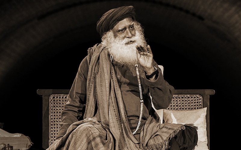SadhguruJV's tweet photo. Pay attention to Life. Something tremendous is happening every moment. #SadhguruQuotes https://t.co/VcLxrAK2Yf