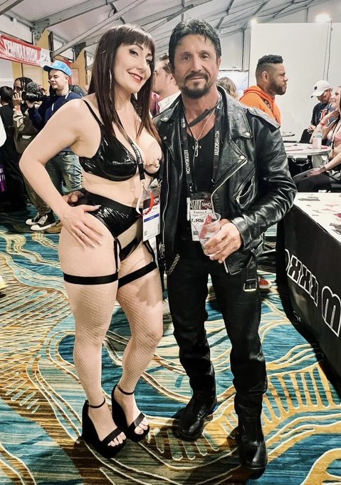 Day 4 @AEexpo @tommygunnxxx https://t.co/2VTkrMUmj3<a class="tags" href="/tag/aeexpo">@aeexpo</a><a class="tags" target="_blank" title="On Twitter" href="/?out=eyJ0eXAiOiJKV1QiLCJhbGciOiJIUzUxMiJ9.eyJpYXQiOjE3MjE4Nzg0OTYsImlzcyI6InR3cG9ybnN0YXJzLmNvbSIsIm5iZiI6MTcyMTg3ODQ5NiwiZXhwIjoxNzUzNDE0NDk2LCJyZWRpcmVjdF91cmwiOiJodHRwczovL3R3aXR0ZXIuY29tL3RvbW15Z3Vubnh4eCJ9.1N4AtkOjDqG2KD6y5sqjxHP8wTg7c-eDEJn1v1oXyZgzBWM9Ypvz9HKXObRnGTahNydz-Exa4BHIgUxrXs_eRw">@tommygunnxxx</a><a href="/tag/mvsales"class="tags"><span>#mvsales</span></a>
