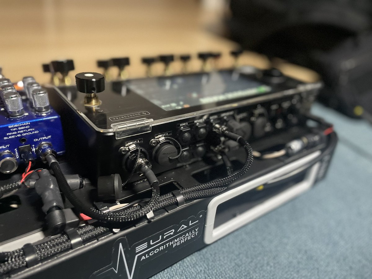 bknb_b_treasure's tweet image. my new gear...
実は先月買いました

こまほケーブルさんの
ケーブルも届いて組み込んだので
ボードが出来上がりました

Quad Cortex最高です

#mng
#QuadCortex