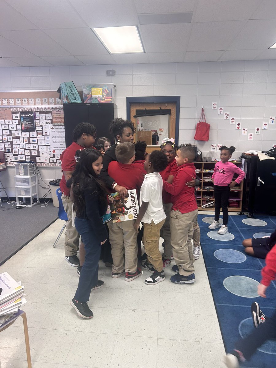 Ms_SierraWelsh's tweet photo. Thank you Ms. Palmer for reading to us! 🥰 @McFerranKY @LDJones01 @McFerranAP https://t.co/YK2o1uNHoC