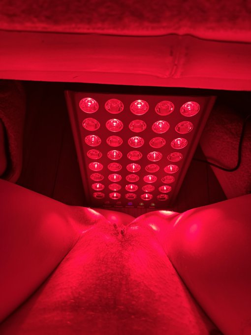 red light on the coochie >>> https://t.co/Wtsg6sRARV