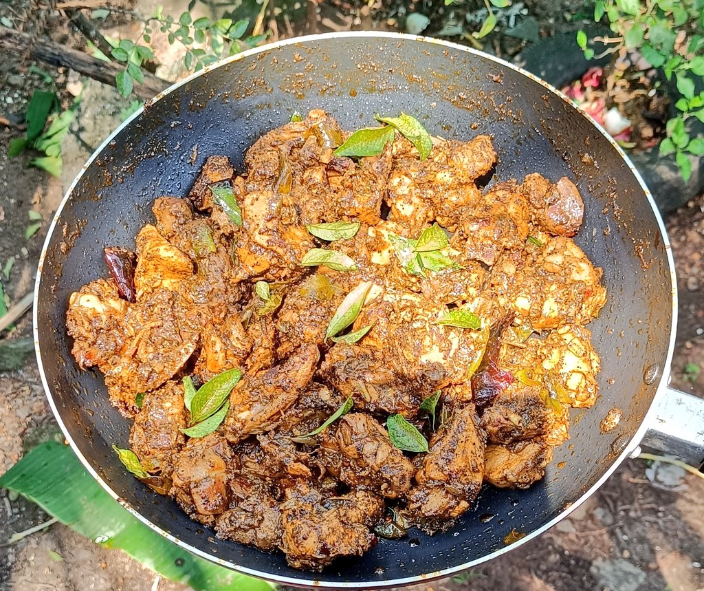 AthiraR60997's tweet photo. Had lunch???
🍝🥙🧋🫔..
#FoodieBeauty #foodie #keralastyle #chicken #pepperchicken #mallustyle https://t.co/lJasOguhjd