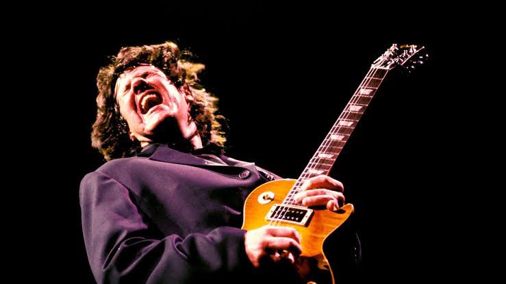 SoundBites_Rock's tweet photo. Sparing a thought for GARY MOORE, who we lost 13 years ago today, on 6 February 2011, aged 58 🙏

Remembering how truely great he was! 🎶🤘
https://t.co/S1SMJcFE6V

#GaryMoore #ThinLizzy #heavymetal #hardrock #bluesrock #rock #musiclegend #guitarlegend #rememberingGaryMoore https://t.co/yUKRyLbYcr