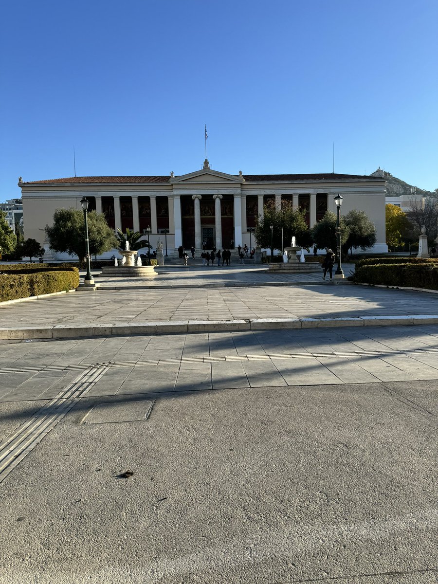 Giannis | HellCats tweet media