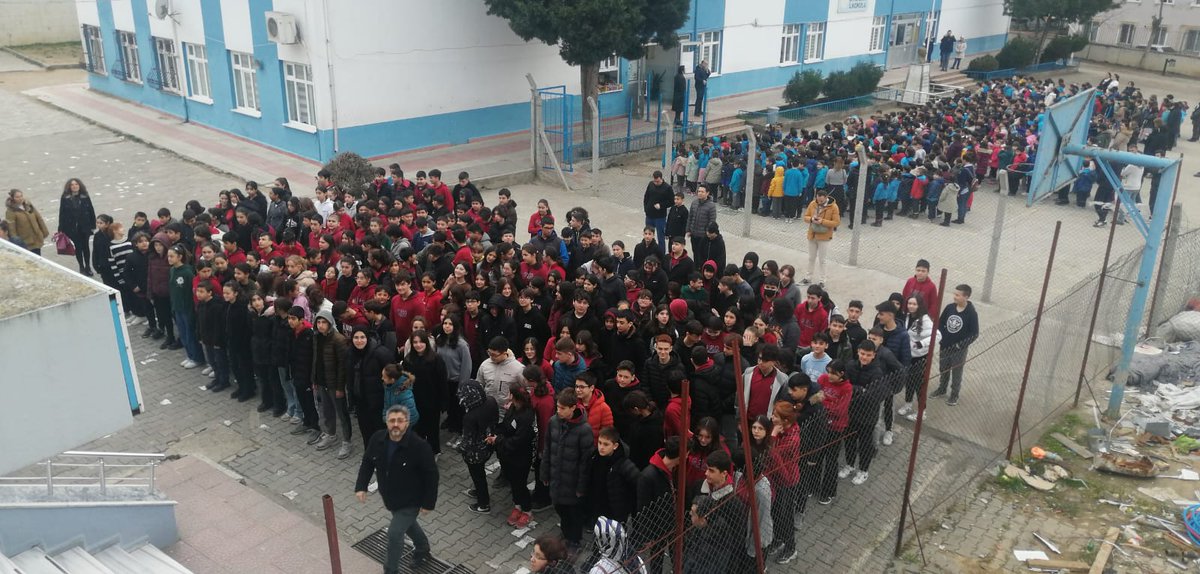 AtaturkGerze's tweet photo. Acımız hep taze, 06.02.2024
ATATÜRK Ortaokulu ve ATATÜRK İlkokulu olarak 6 Şubat 2023 tarihinde meydana gelen Asrın Felaketinde hayatını kaybedenler için 1 dakikalık saygı duruşunda bulunduk. Hepsine Allah Rahmet Eylesin, Mekanları Cennet olsun İnşallah... https://t.co/REQeQGfMhL