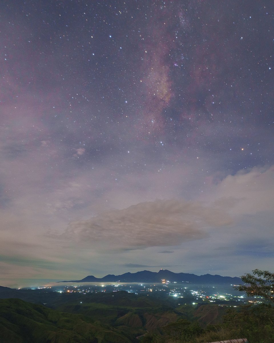 ArrowOfFate's tweet photo. Milky way captured at Roty Peak, Impasug-ong, Bukidnon https://t.co/VLgb1Yruva
