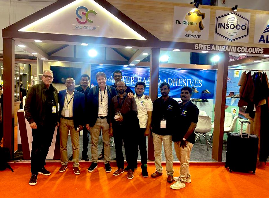 InsocoSL's tweet photo. Días de feria con nuestros socios en La India. 
#IILF2024 #CHENNAI #SACGROUP
#ADHESIVES #GLUE #WATERBASED #LEATHER #LEATHERFAIR https://t.co/spRrAwfkgJ