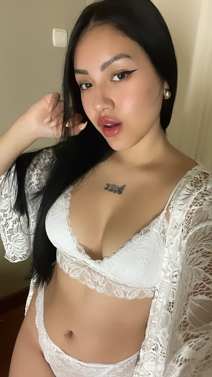 Moly_Watson's tweet photo. What do you like about this picture? tell me😏😈 https://t.co/ZzPlMhmQ1J